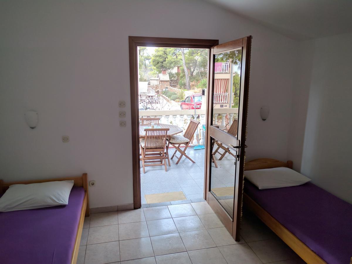 Apartmani Anja Sveta Nedelja  Exteriör bild